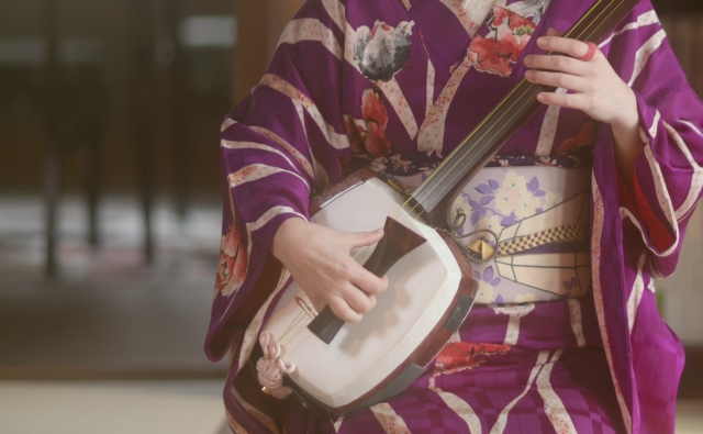 In order for people all over the world to enjoy traditional Japanese music