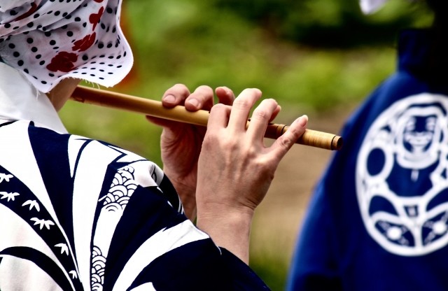 Japan has a vertical flute but not a transverse flute?
